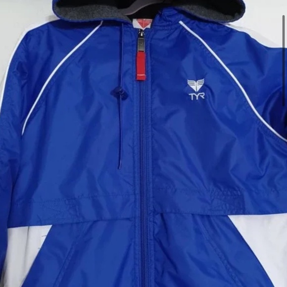 TYR Alliance Podium Swim Parka - Picture 2 of 8